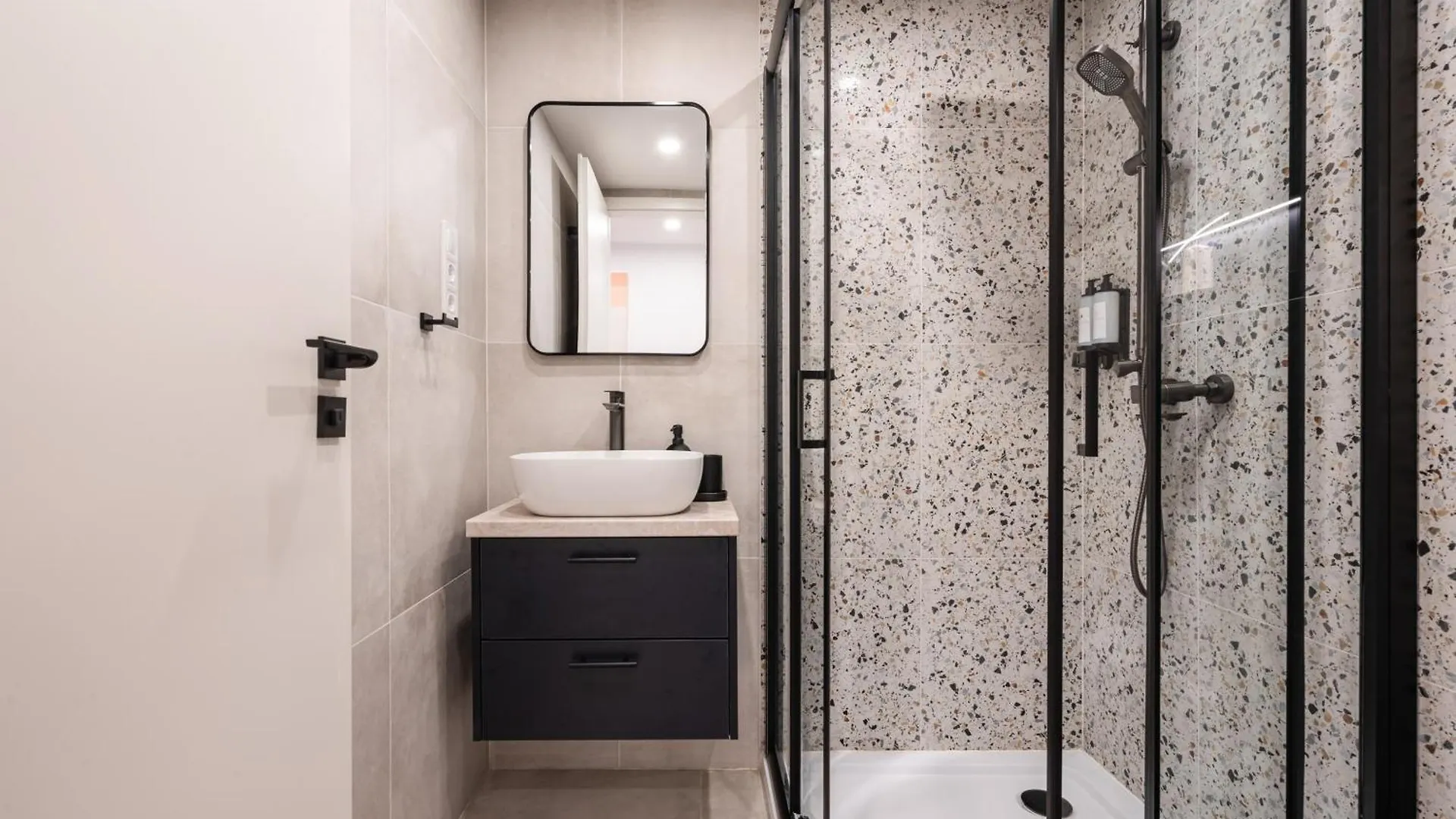 شقة E44 - Erzsebet Boulevard Residence - Best Location By Bqa بودابست المجر