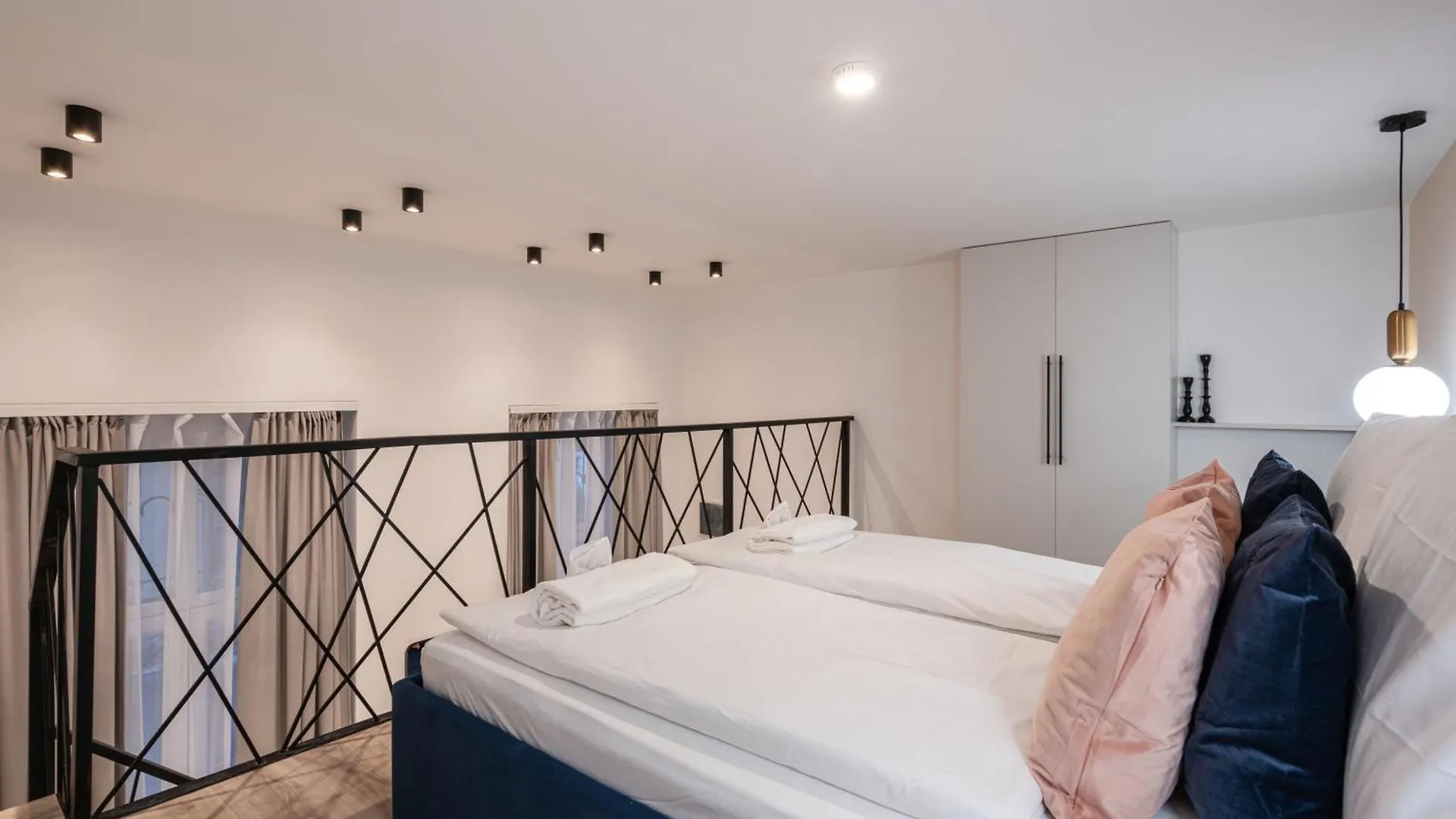 Apartment E44 - Erzsebet Boulevard Residence - Best Location By Bqa Budapest